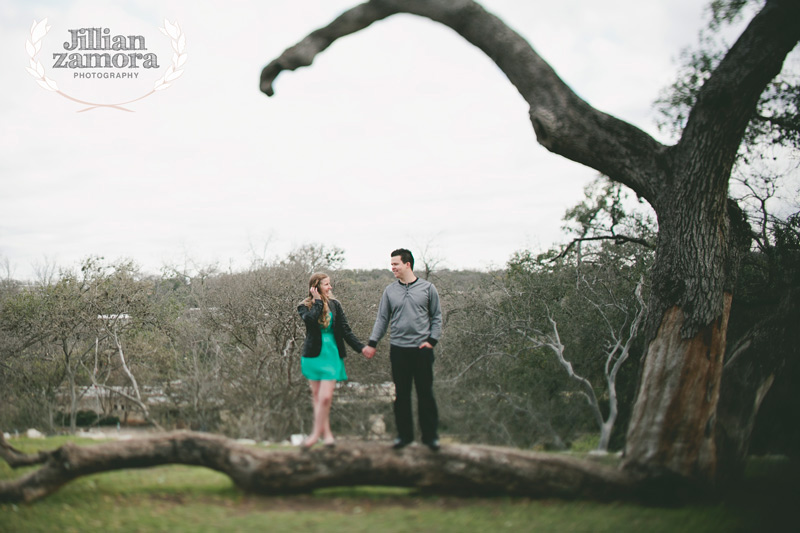 austin-zilker-park-engagement-photo-09