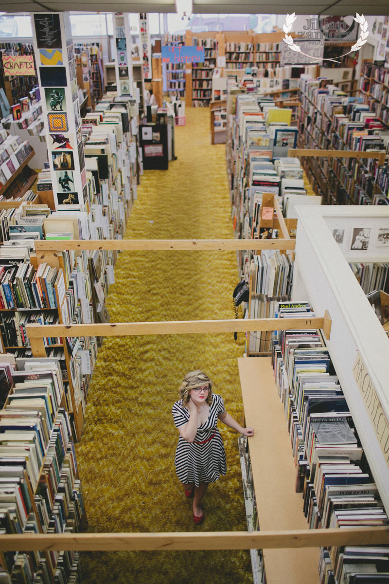 recycled-bookstore-senior-portraits-03