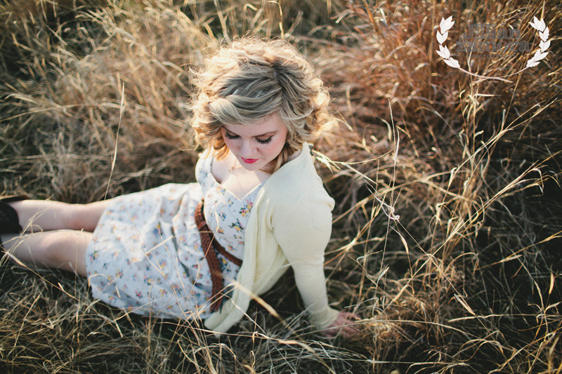 recycled-bookstore-senior-portraits-21