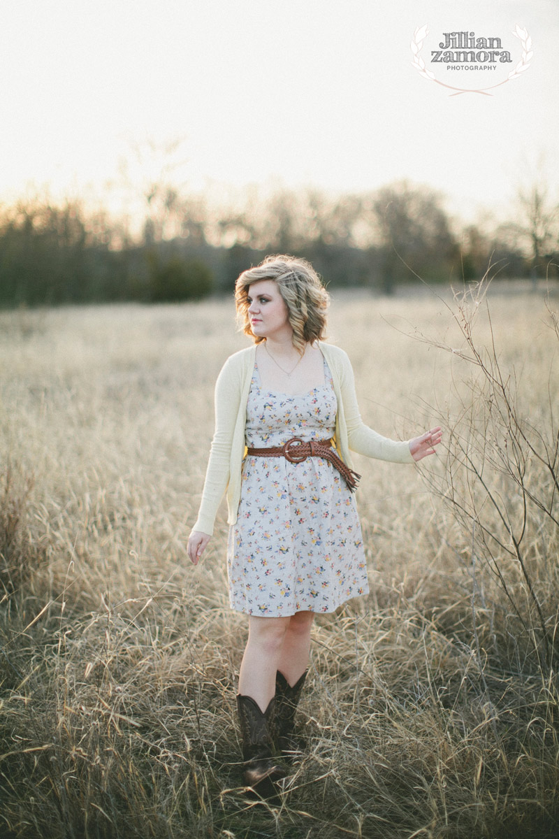 recycled-bookstore-senior-portraits-26