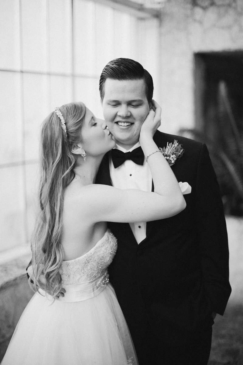 dallas world aquarium wedding _049